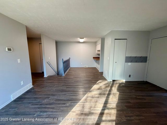 612-610 S Dibble Boulevard, Lansing, MI 48917