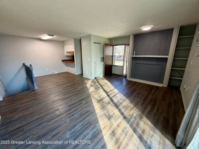 612-610 S Dibble Boulevard, Lansing, MI 48917