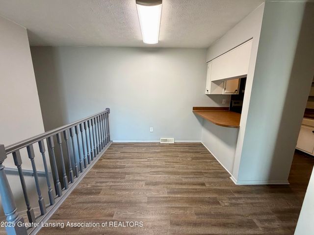 612-610 S Dibble Boulevard, Lansing, MI 48917