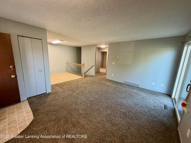 612-610 S Dibble Boulevard, Lansing, MI 48917