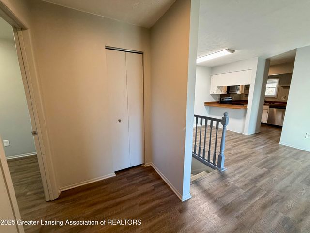 612-610 S Dibble Boulevard, Lansing, MI 48917