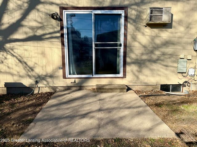 612-610 S Dibble Boulevard, Lansing, MI 48917