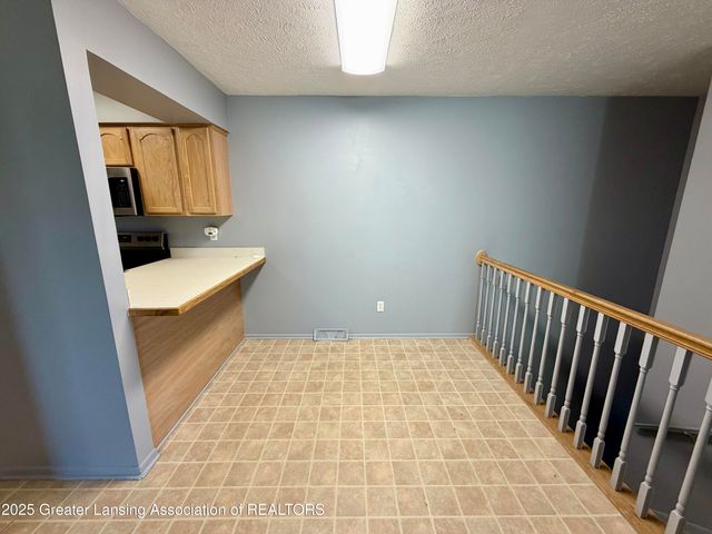 612-610 S Dibble Boulevard, Lansing, MI 48917