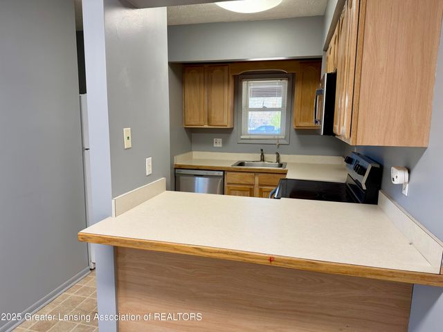 612-610 S Dibble Boulevard, Lansing, MI 48917