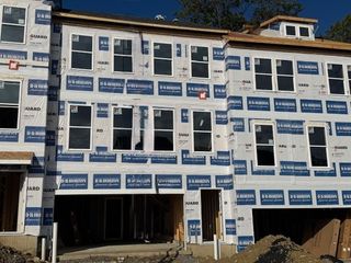 702 Olivia St, Collier Twp, PA 15205