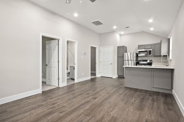 5711 Bridlington Street, Houston, TX 77085