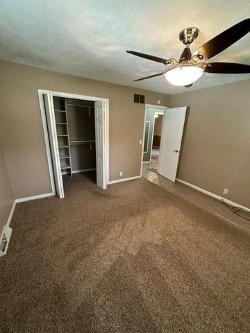 2362 Georgetown Rd, Salina, KS 67401