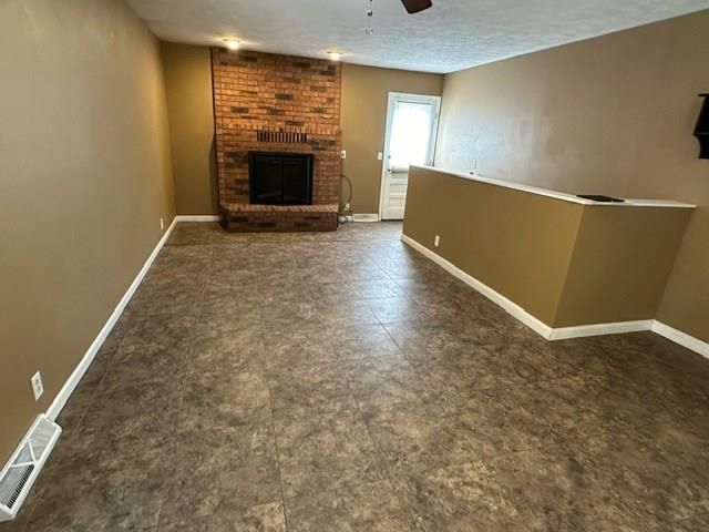 2362 Georgetown Rd, Salina, KS 67401