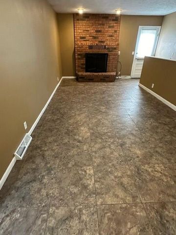 2362 Georgetown Rd, Salina, KS 67401