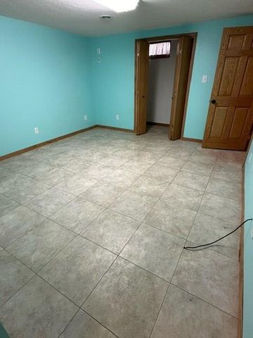 2362 Georgetown Rd, Salina, KS 67401