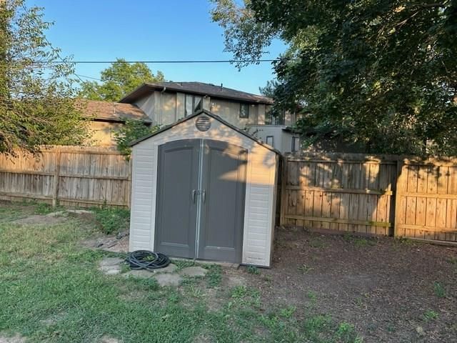 2362 Georgetown Rd, Salina, KS 67401