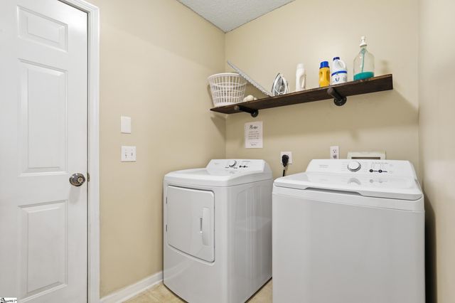 30 Joggins Drive, Simpsonville, SC 29681