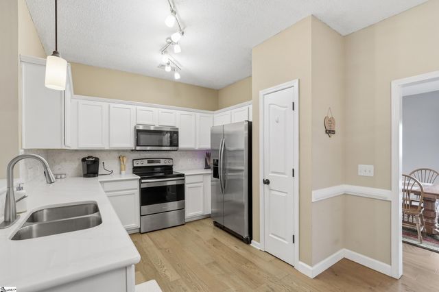 30 Joggins Drive, Simpsonville, SC 29681
