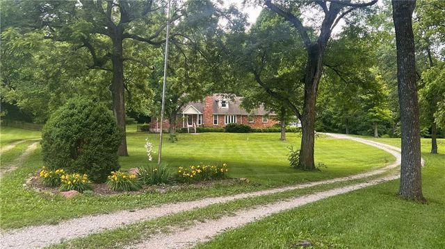 21629 Green Road, Leavenworth, KS 66048