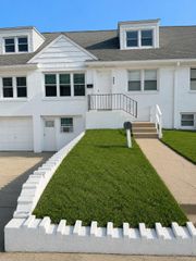662 W Broadway, Long Beach, NY 11561