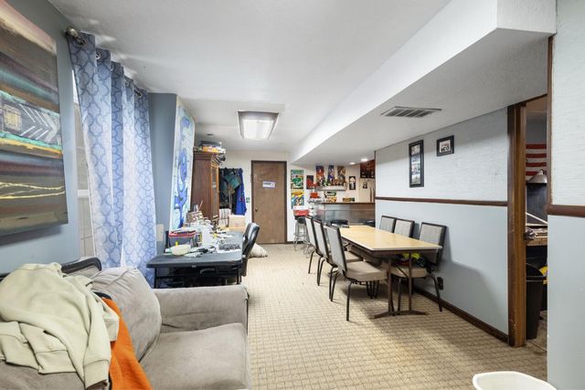 4030 E Zora Street, Webb City, MO 64870