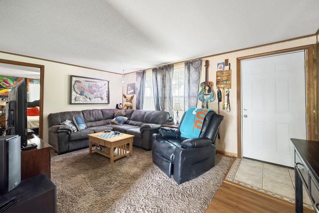 4030 E Zora Street, Webb City, MO 64870