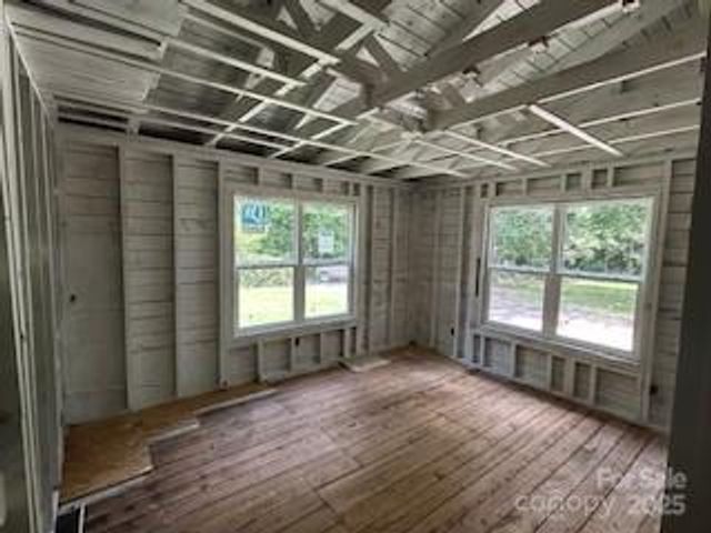 182 US 221 Business Extension N, Marion, NC 28752