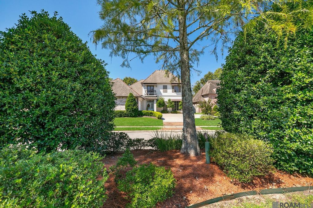 8970 Carriagewood Estates Dr, Baton Rouge, LA 70817