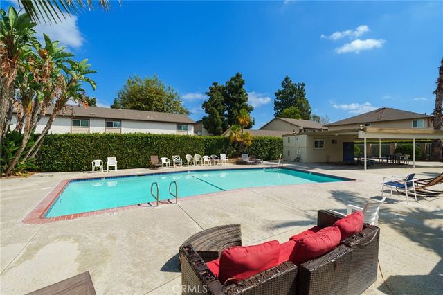 111 E Palmdale, Orange, CA 92865