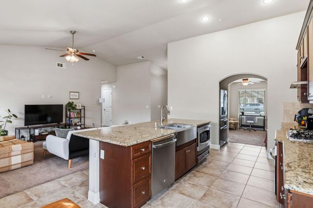 3157 Twain Avenue, Clovis, CA 93619