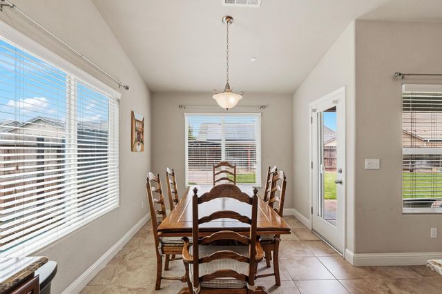 3157 Twain Avenue, Clovis, CA 93619