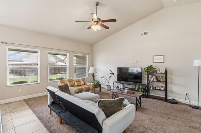 3157 Twain Avenue, Clovis, CA 93619