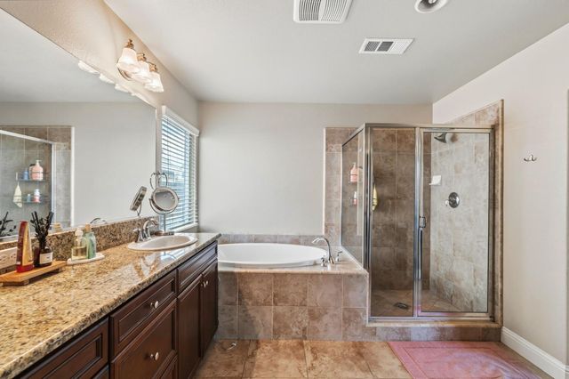 3157 Twain Avenue, Clovis, CA 93619