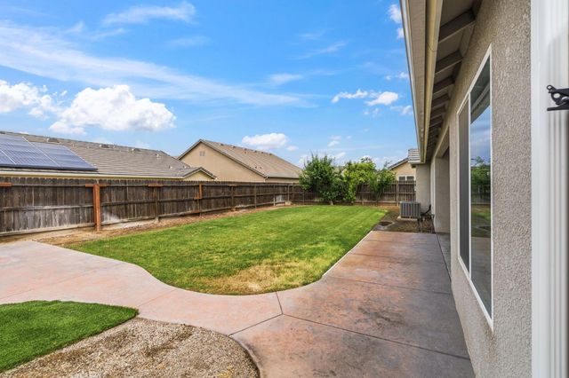 3157 Twain Avenue, Clovis, CA 93619