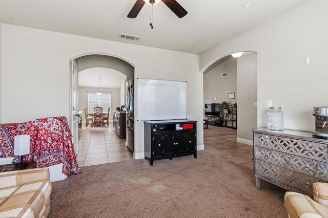 3157 Twain Avenue, Clovis, CA 93619