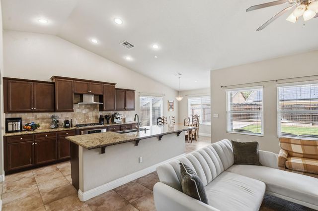 3157 Twain Avenue, Clovis, CA 93619