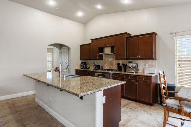 3157 Twain Avenue, Clovis, CA 93619