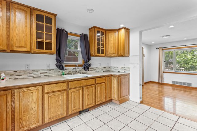6047 Wellington Street, Taylor, MI 48180