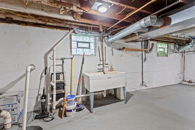 6047 Wellington Street, Taylor, MI 48180