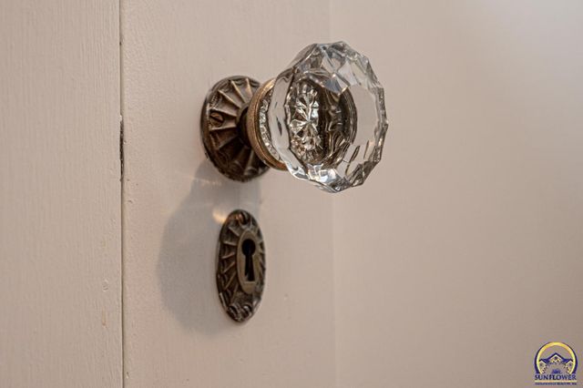 1533 SW MacVicar AVE, Topeka, KS 66604