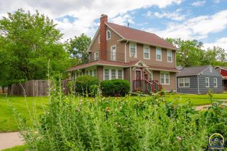 1533 SW MacVicar AVE, Topeka, KS 66604