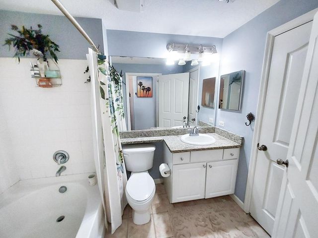 2204 Myrtlewood Circle E, Palm Beach Gardens, FL 33418