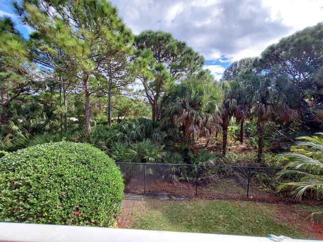 2204 Myrtlewood Circle E, Palm Beach Gardens, FL 33418