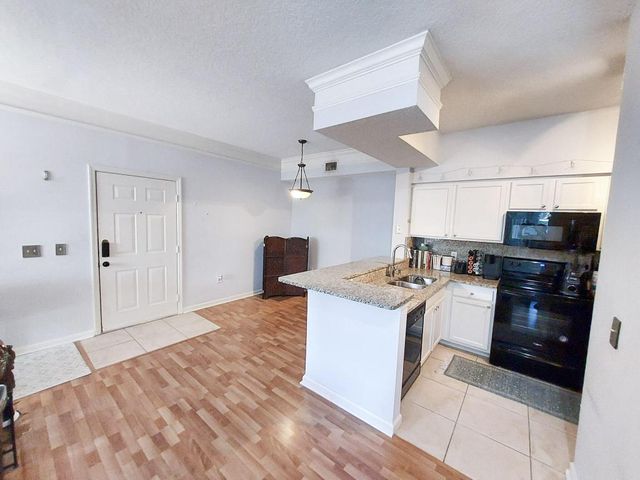 2204 Myrtlewood Circle E, Palm Beach Gardens, FL 33418