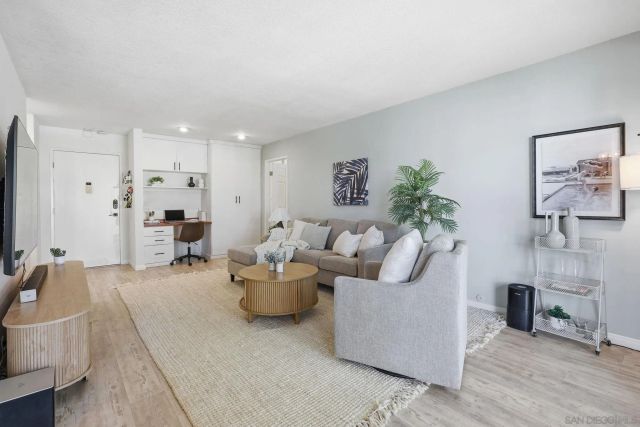 4600 Lamont 212, San Diego, CA 92109