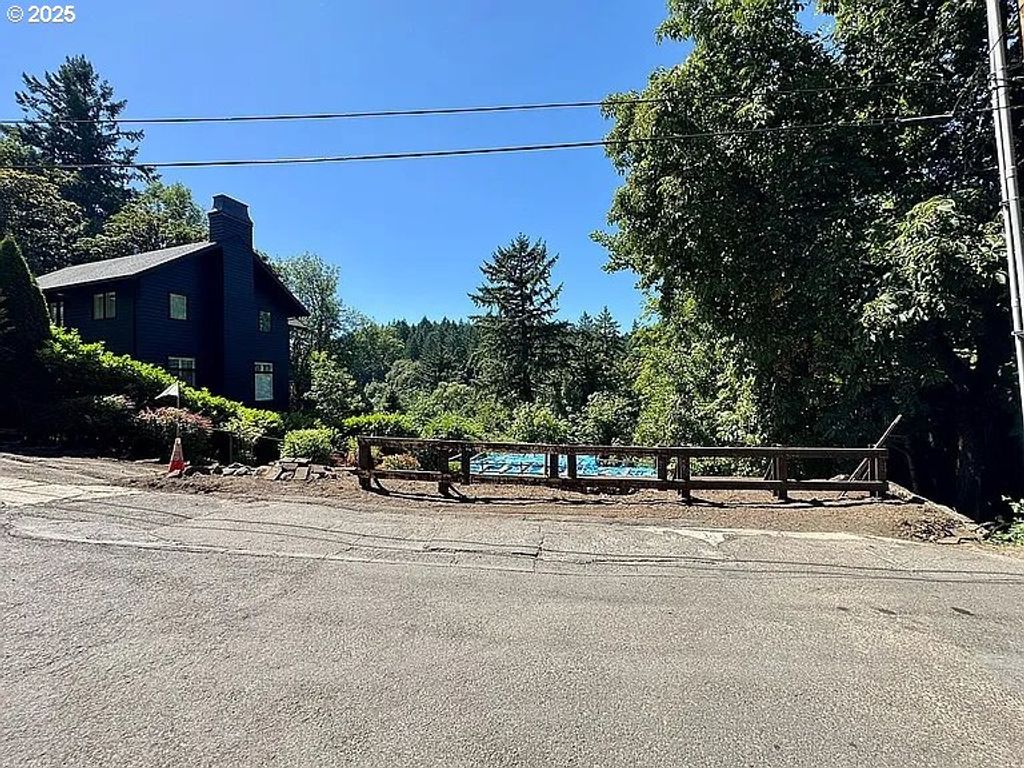 1925 Sw MONTGOMERY Pl, Portland, OR 97201