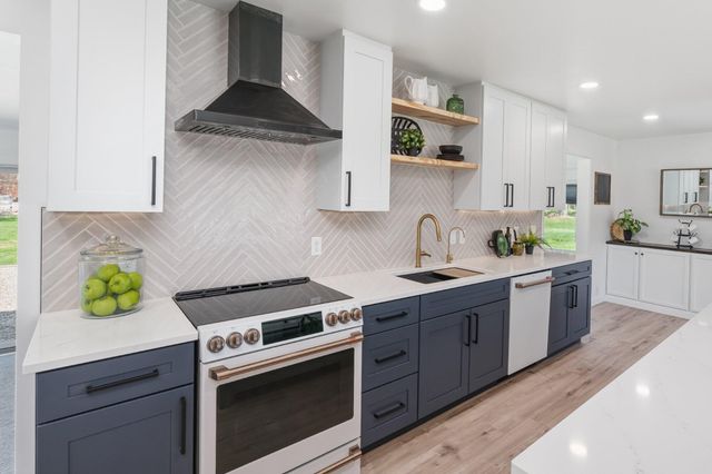 5260 Texas Drive, Kalamazoo, MI 49009