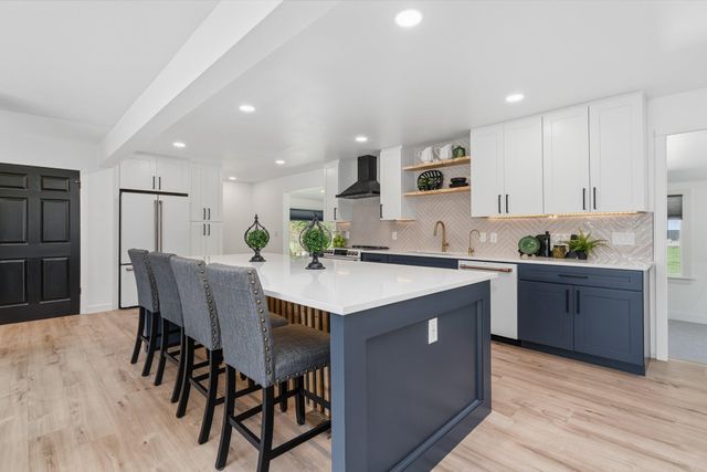 5260 Texas Drive, Kalamazoo, MI 49009