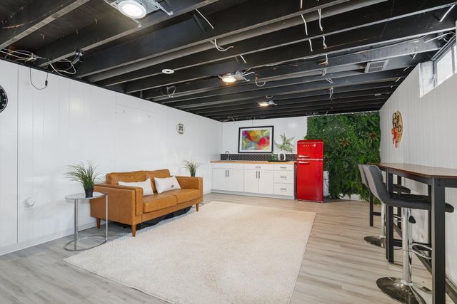 5260 Texas Drive, Kalamazoo, MI 49009