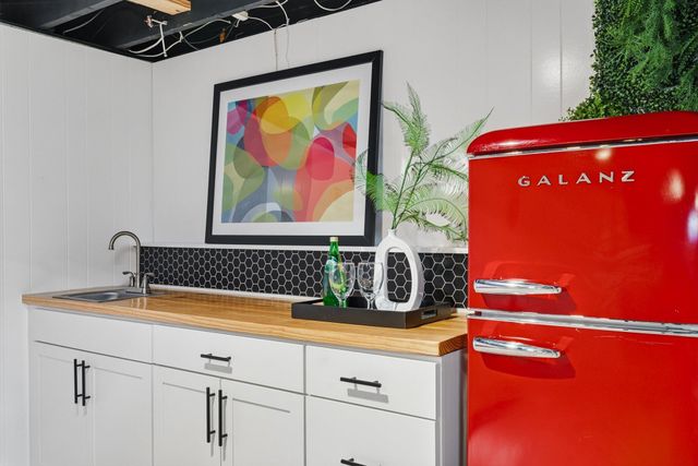 5260 Texas Drive, Kalamazoo, MI 49009