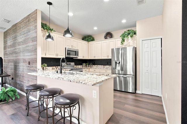 27001 WHITE PLAINS WAY, Leesburg, FL 34748