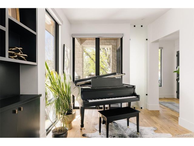 2530 S Monroe St, Denver, CO 80210