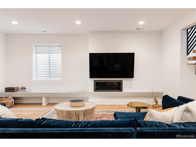 2530 S Monroe St, Denver, CO 80210