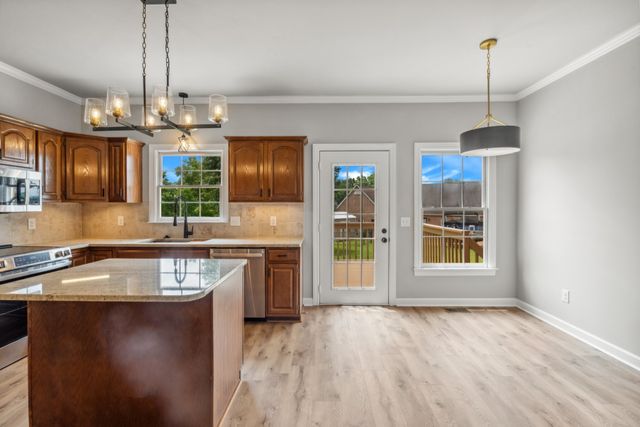 609 Mason Ln, Goodlettsville, TN 37072
