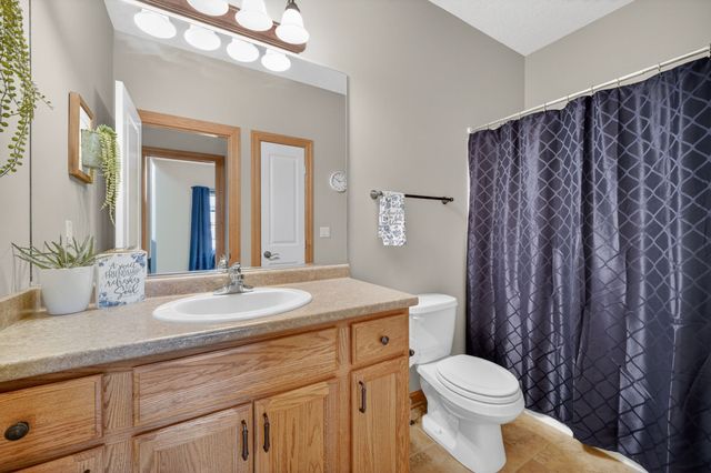 5595 NW 3rd Court, Des Moines, IA 50313